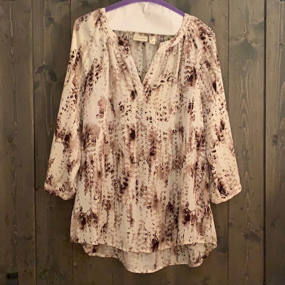 mercer & madison • Cream and Tan V-neck Blouse